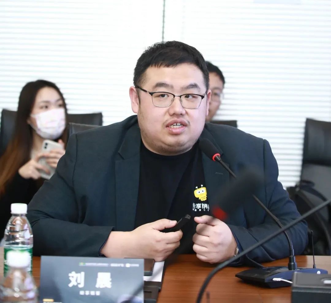 < STAKE中国官方网站销客团结首创人&谋划中心副总裁刘晨 >